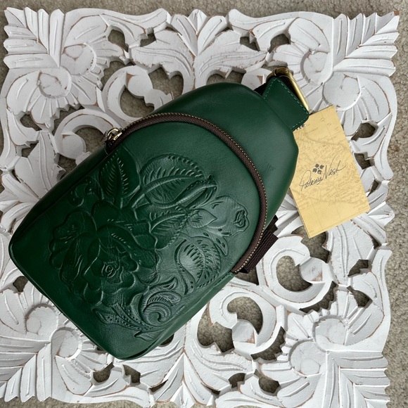 Patricia Nash Marisol tooled leather sling bag NWT - Picture 10 of 11